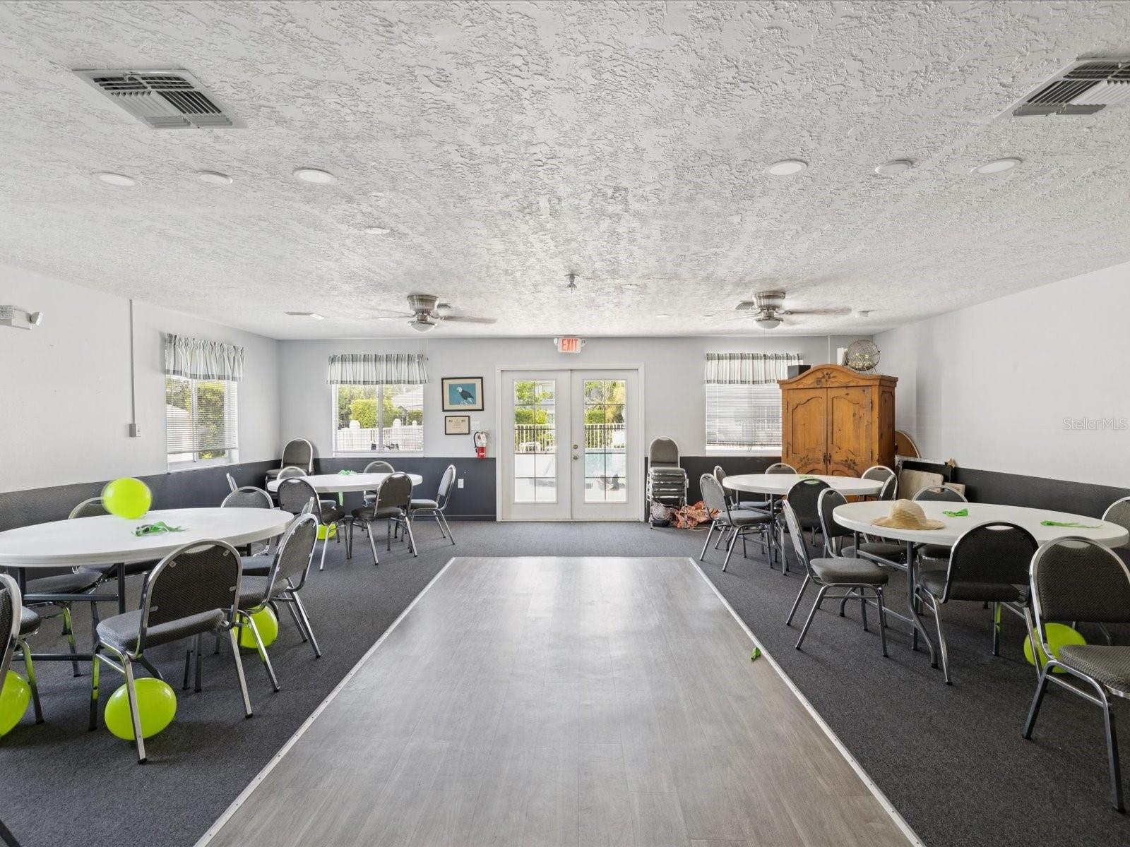 HILLSIDE CONDO - Residential