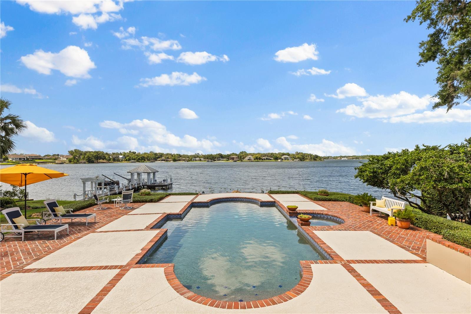 BRANTLEY COVE NORTH - Residential