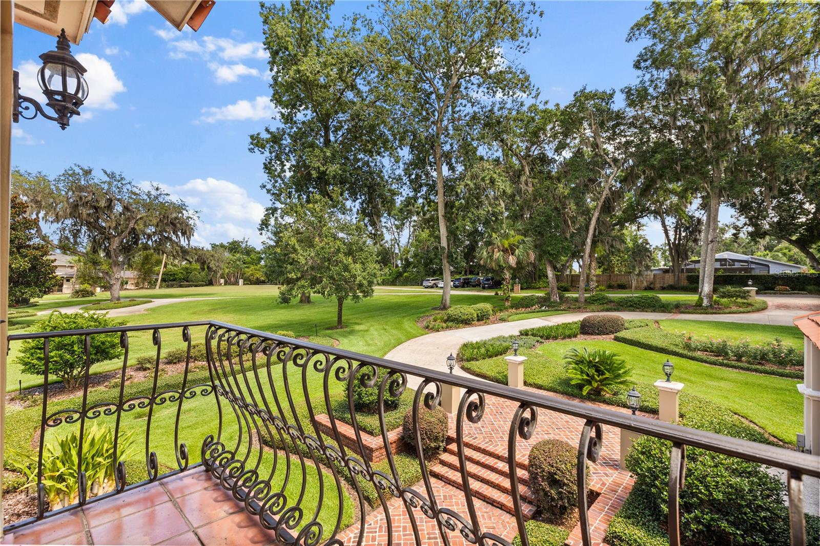 1351 N CLASSIC COURT