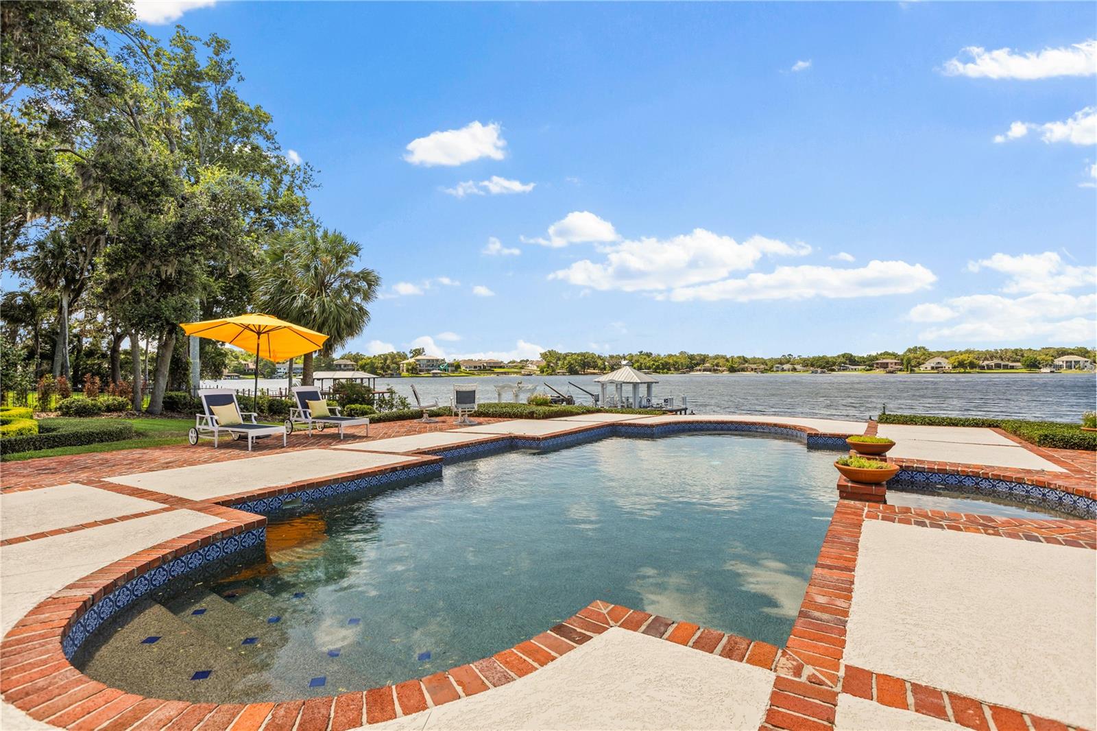 BRANTLEY COVE NORTH - Residential