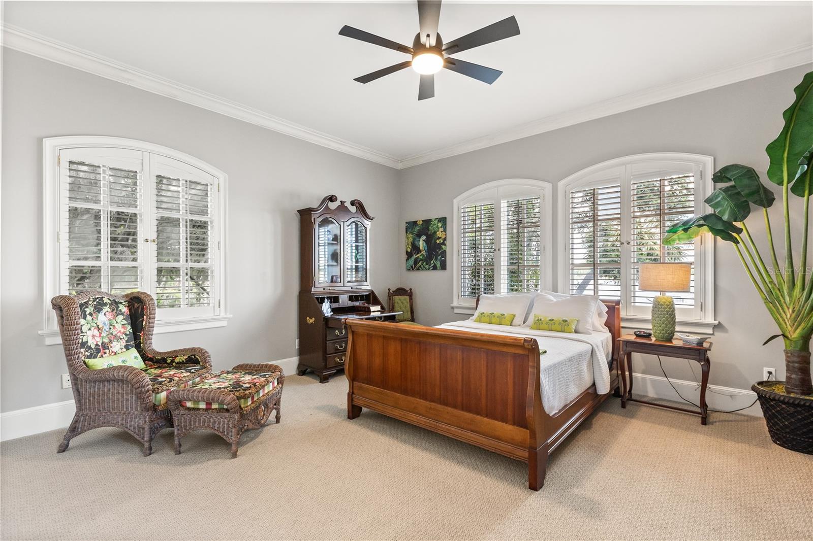 1351 N CLASSIC COURT