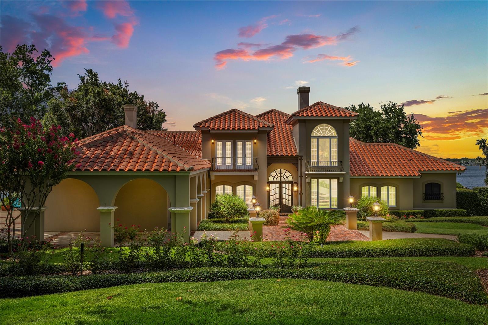1351 N CLASSIC COURT