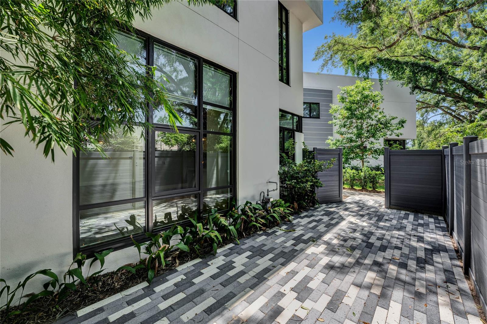 MONDRIAN/WINTER PARK TWNHMS - Residential Lease