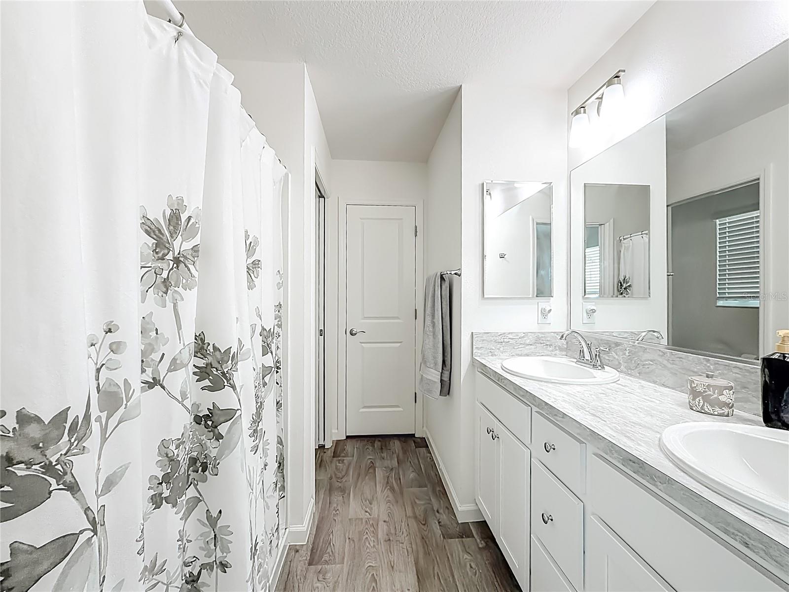 VILLAGES/SOUTHERN OAKS UN #130 - Residential