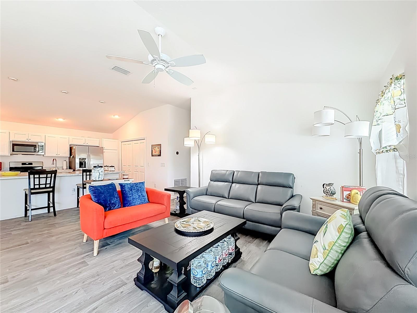 VILLAGES/SOUTHERN OAKS UN #130 - Residential