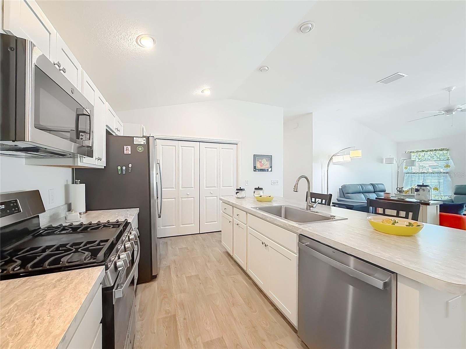 VILLAGES/SOUTHERN OAKS UN #130 - Residential