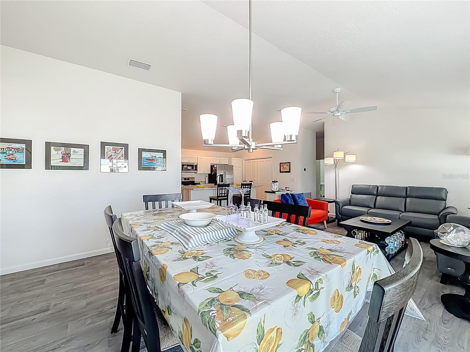 VILLAGES/SOUTHERN OAKS UN #130 - Residential