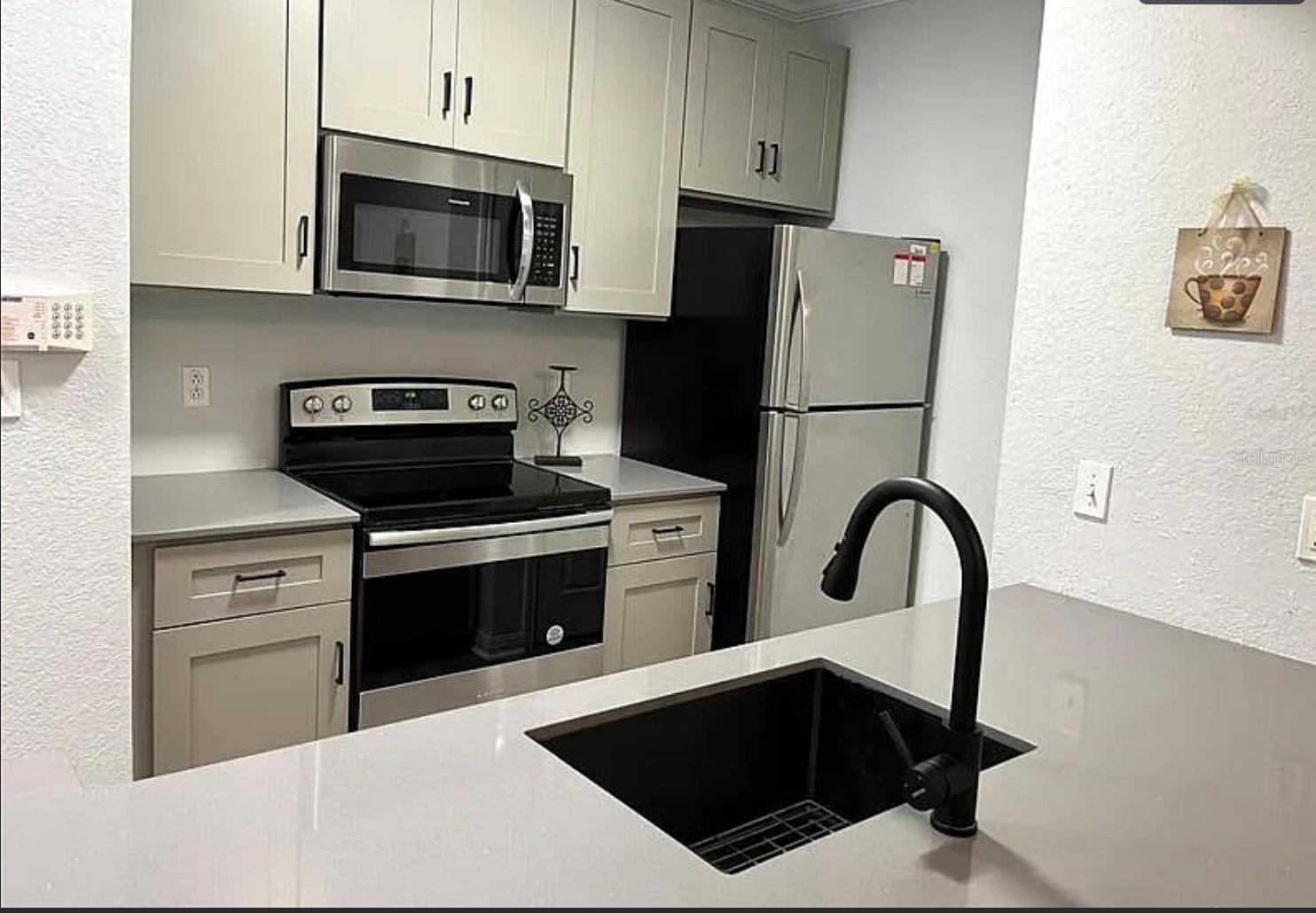 911 N ORANGE AVENUE 246