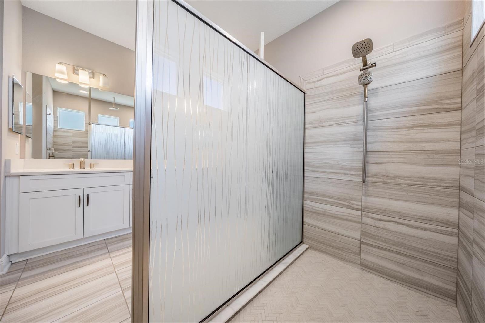 WHISPERING OAKS PRESERVE - Residential