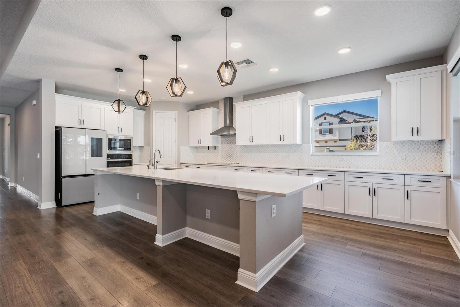 WHISPERING OAKS PRESERVE - Residential