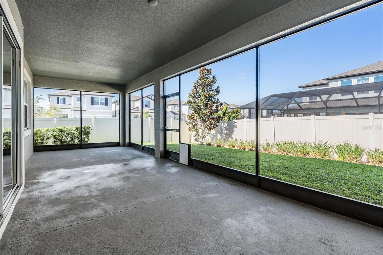 WHISPERING OAKS PRESERVE - Residential