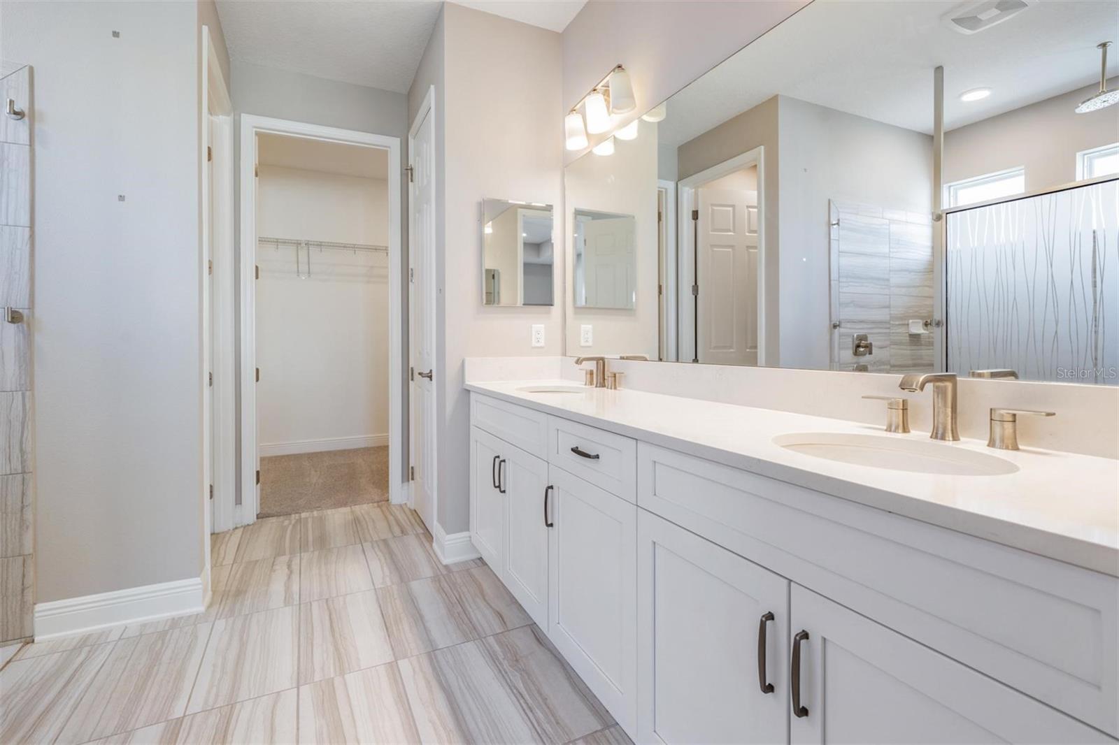 WHISPERING OAKS PRESERVE - Residential