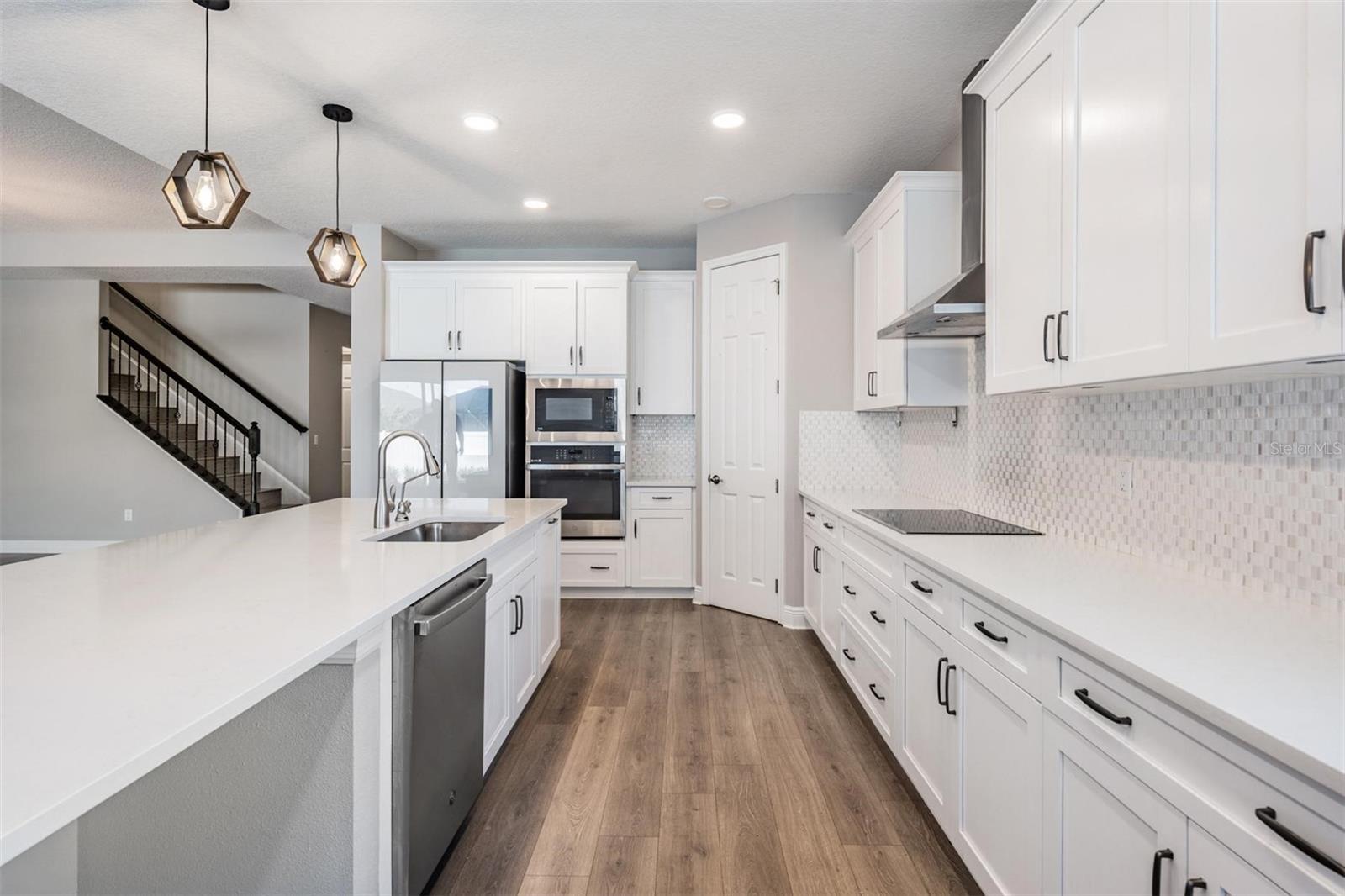 WHISPERING OAKS PRESERVE - Residential