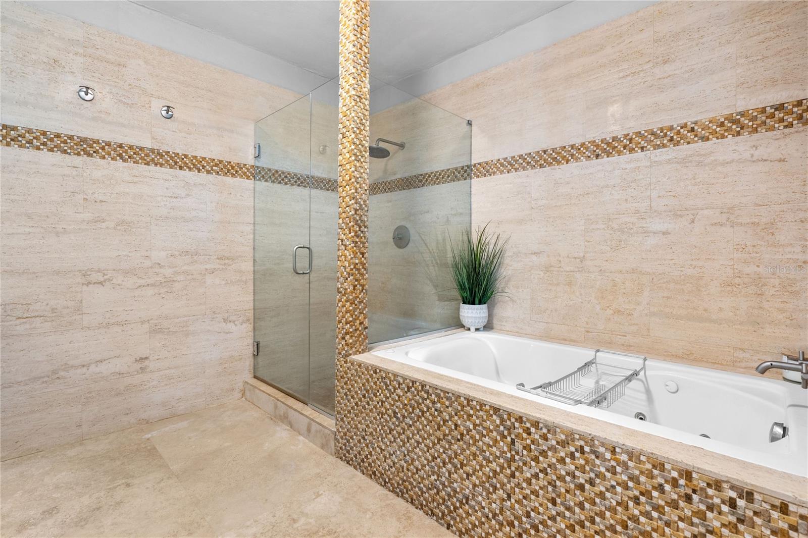 GARDEN HILLS SUR - Residential