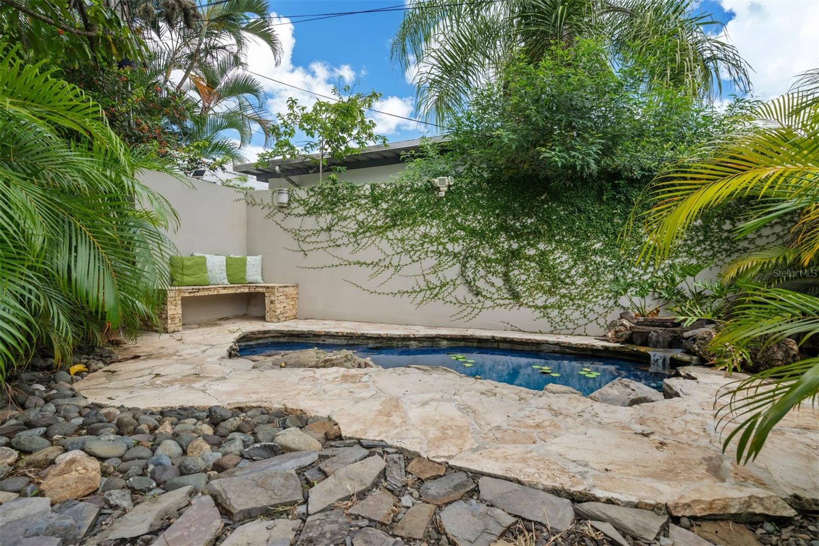 GARDEN HILLS SUR - Residential