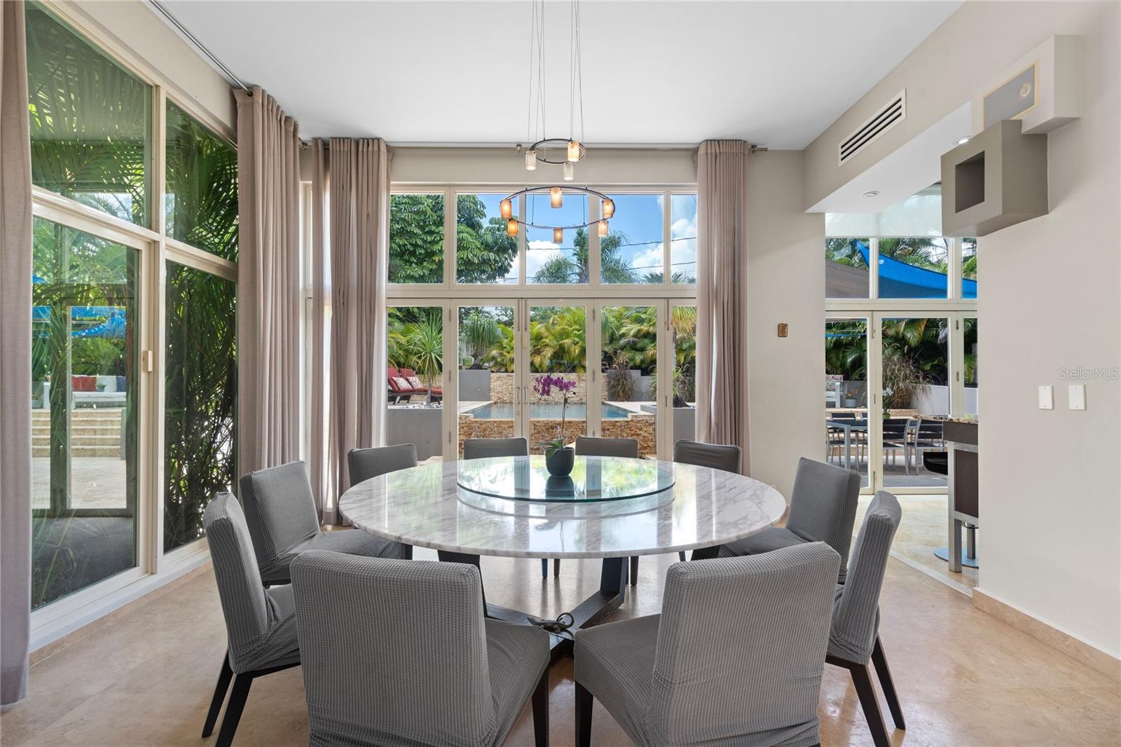 GARDEN HILLS SUR - Residential