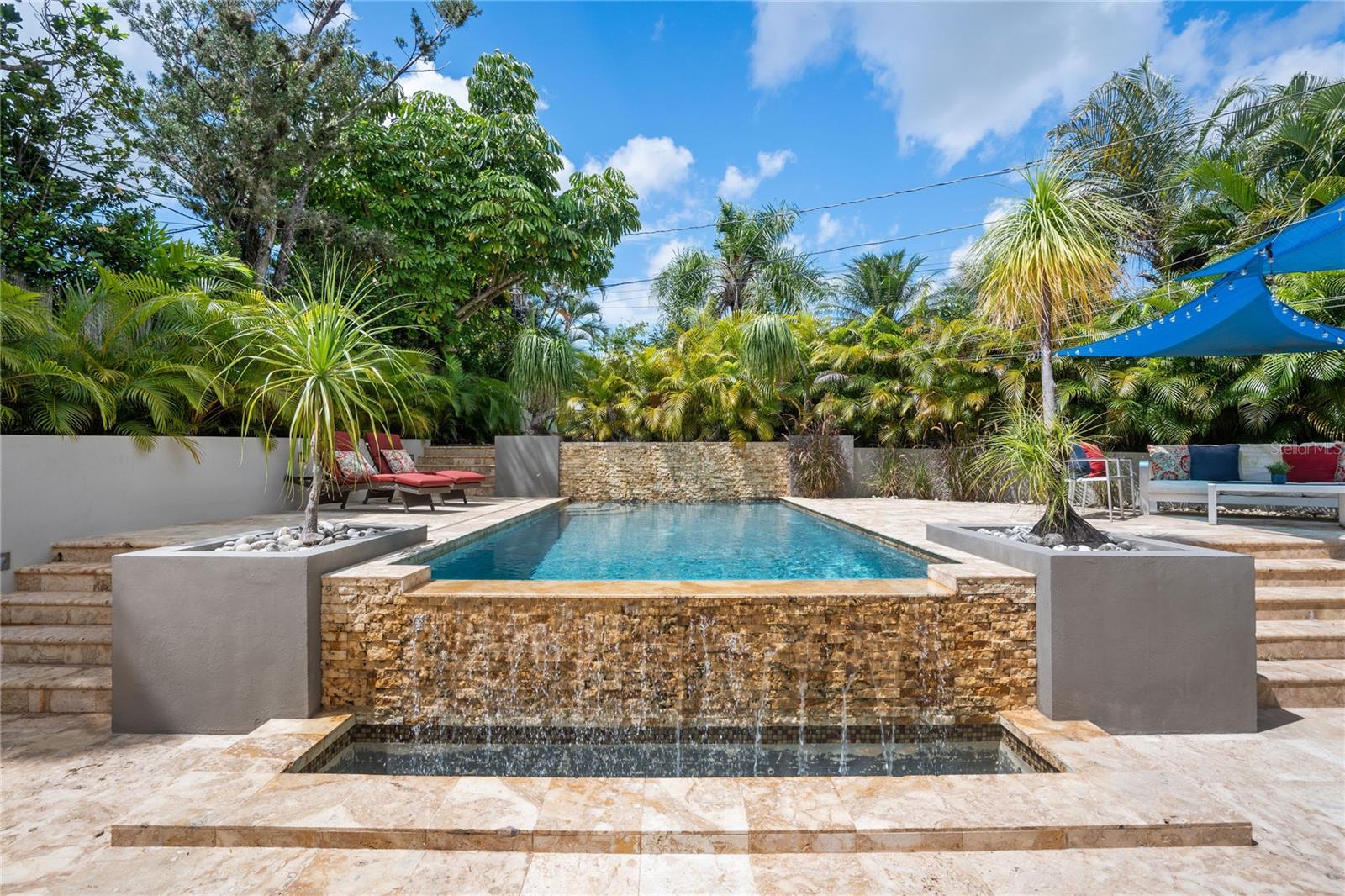 GARDEN HILLS SUR - Residential