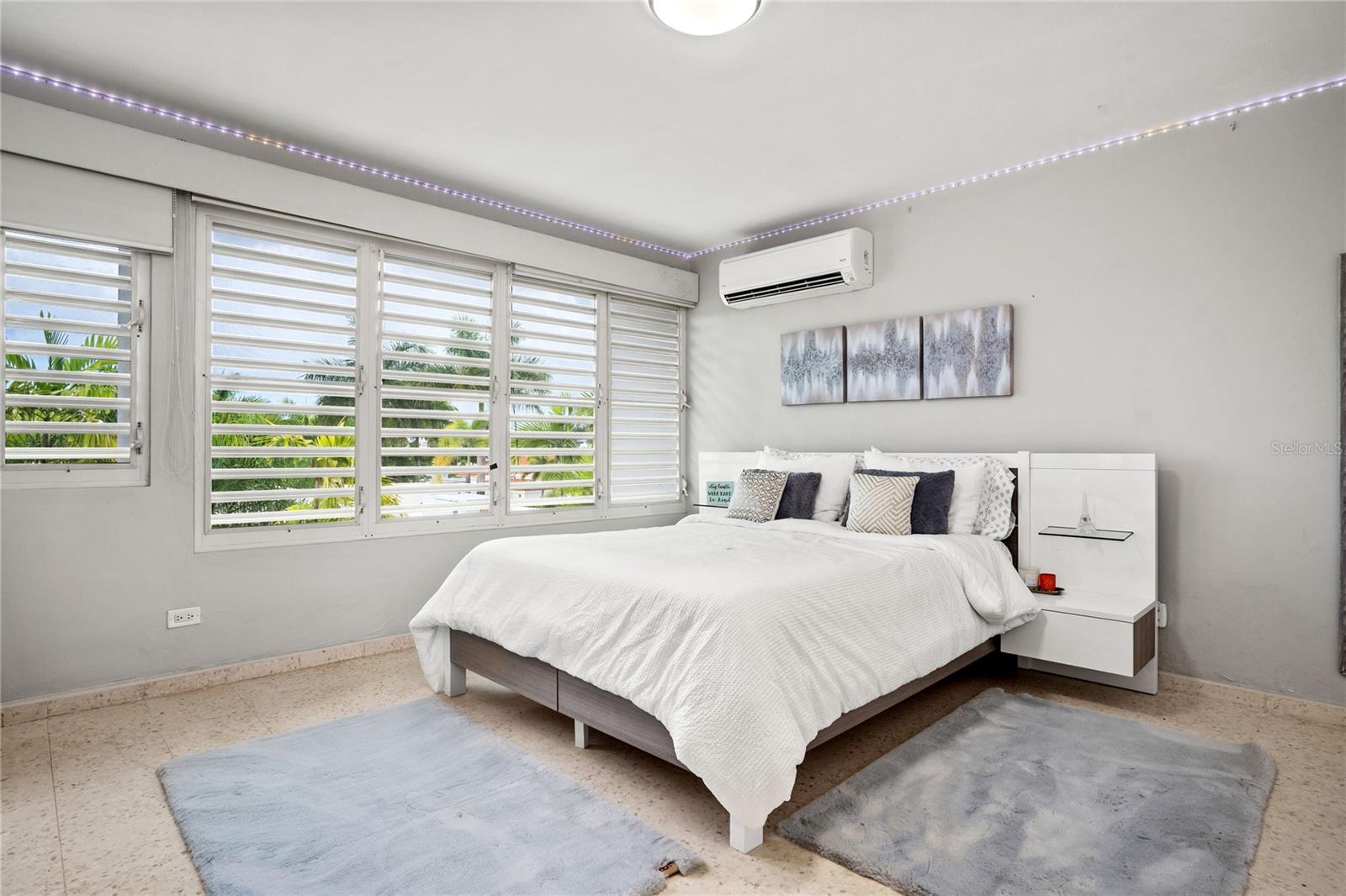 GARDEN HILLS SUR - Residential