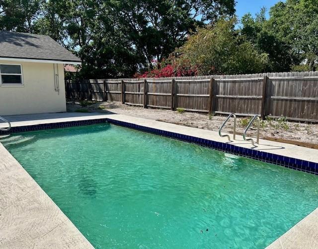 SAUNDERS V A RESUB - Residential