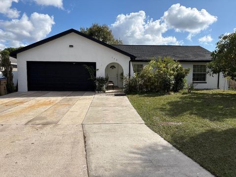 Photo of 143 W Cedarwood Circle, Kissimmee, FL 34743 (MLS # O6371397)