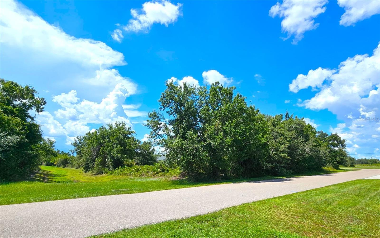 PUNTA GORDA ISLES SEC 23 - Land