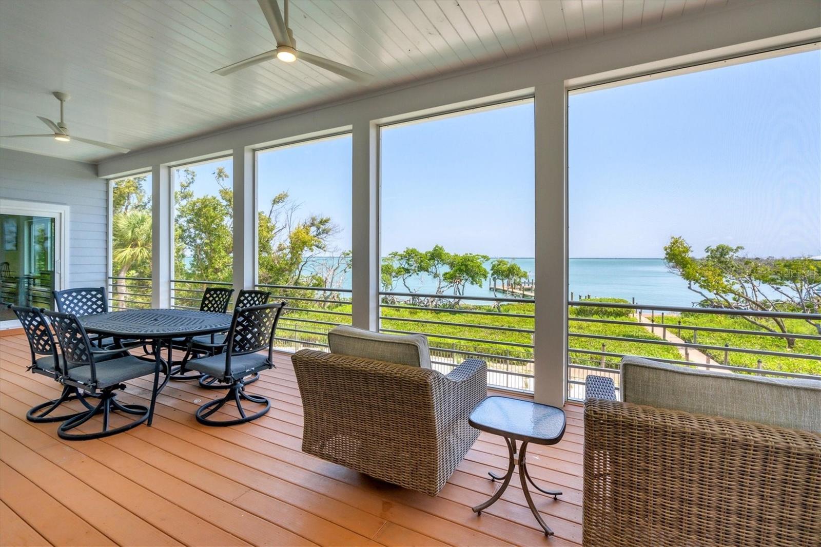 19 GROUPER HOLE DRIVE