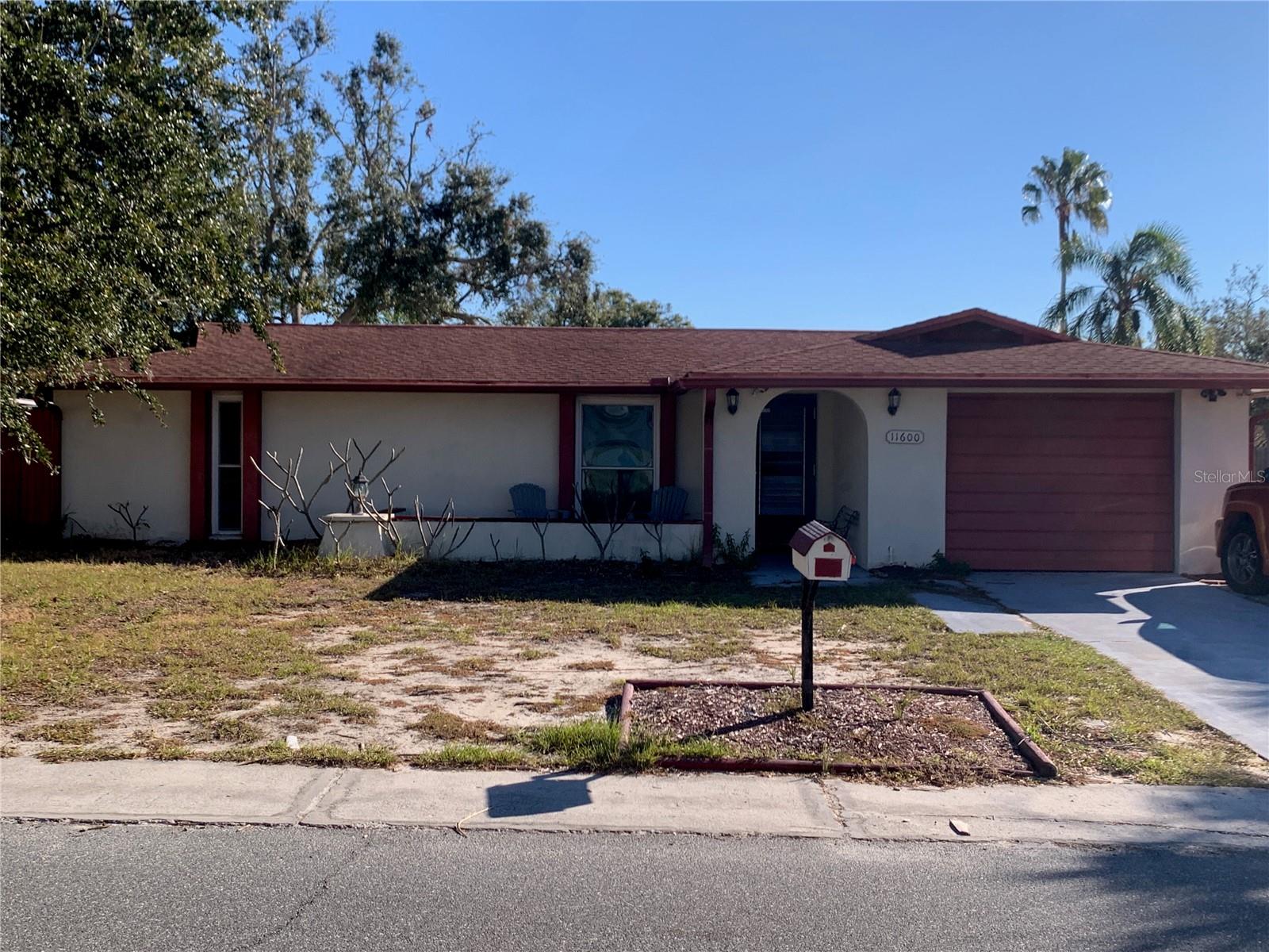 11600 CRYSTAL LAKE DRIVE