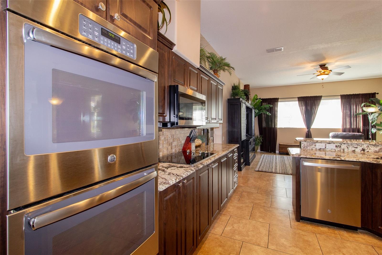 FAIRWAY OAKS - Residential