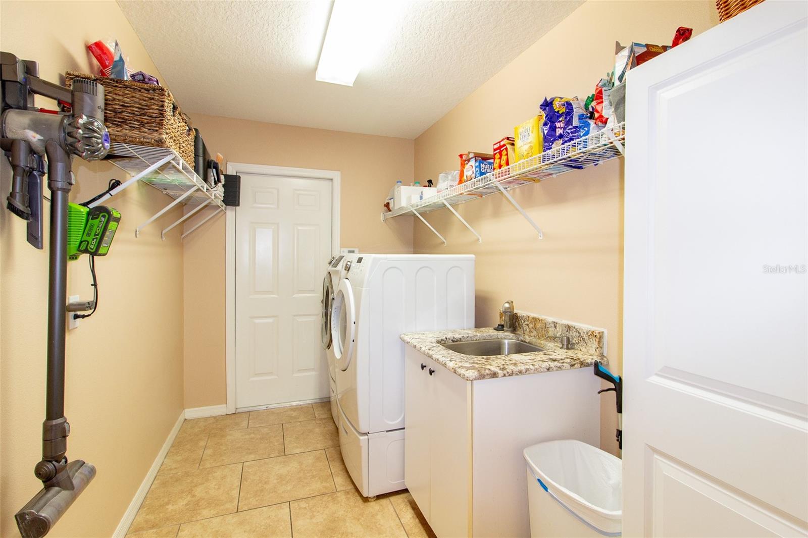 FAIRWAY OAKS - Residential