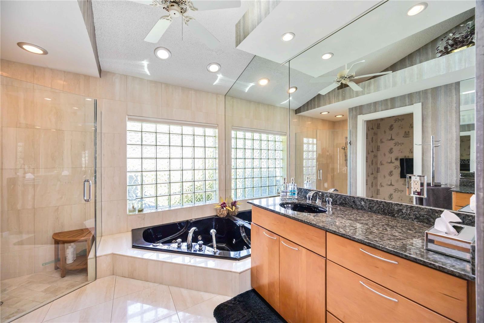PALM AIRE - Residential