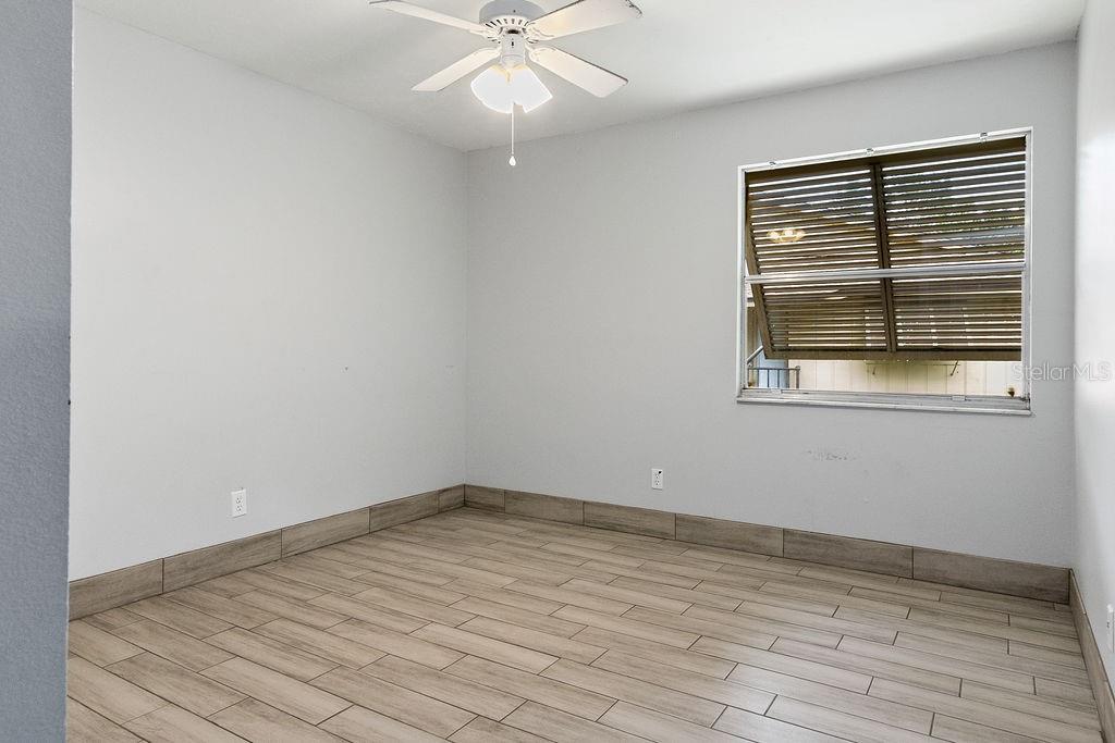 LAKESIDE CONDO APTS - Residential Lease