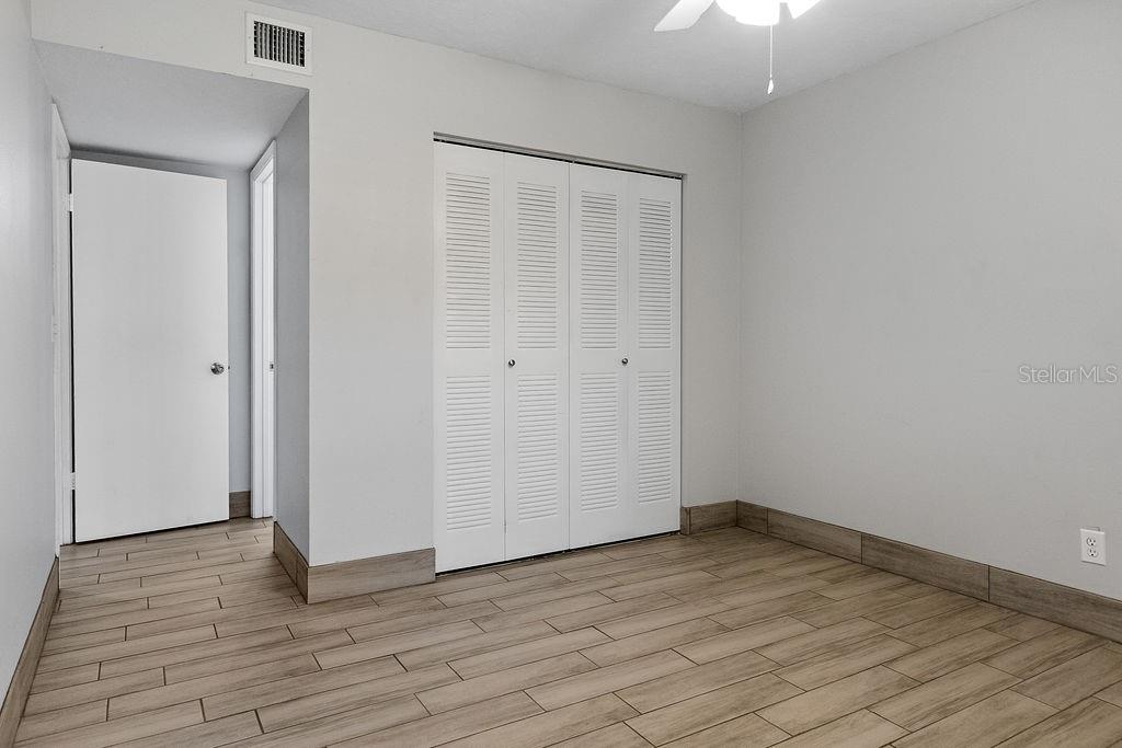 LAKESIDE CONDO APTS - Residential Lease