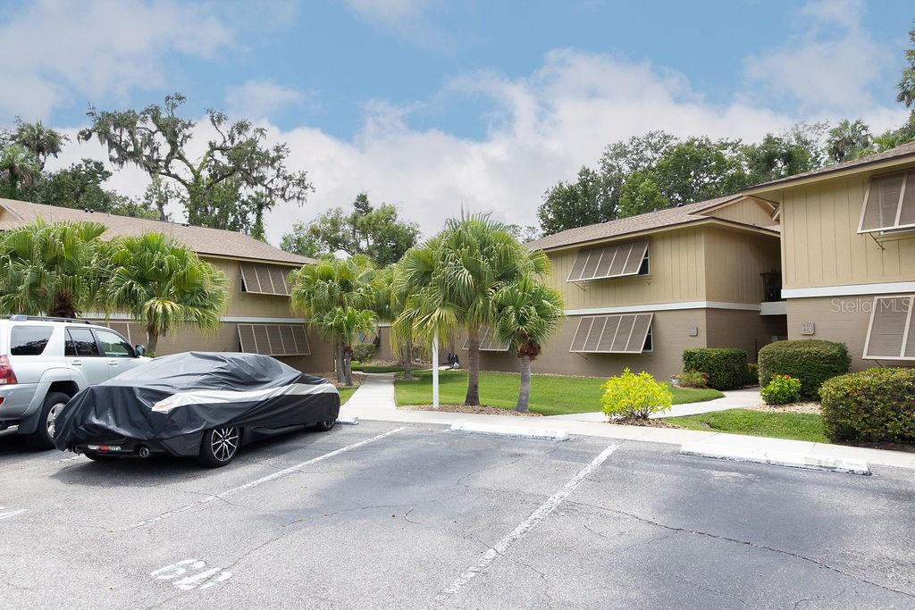 LAKESIDE CONDO APTS - Residential Lease