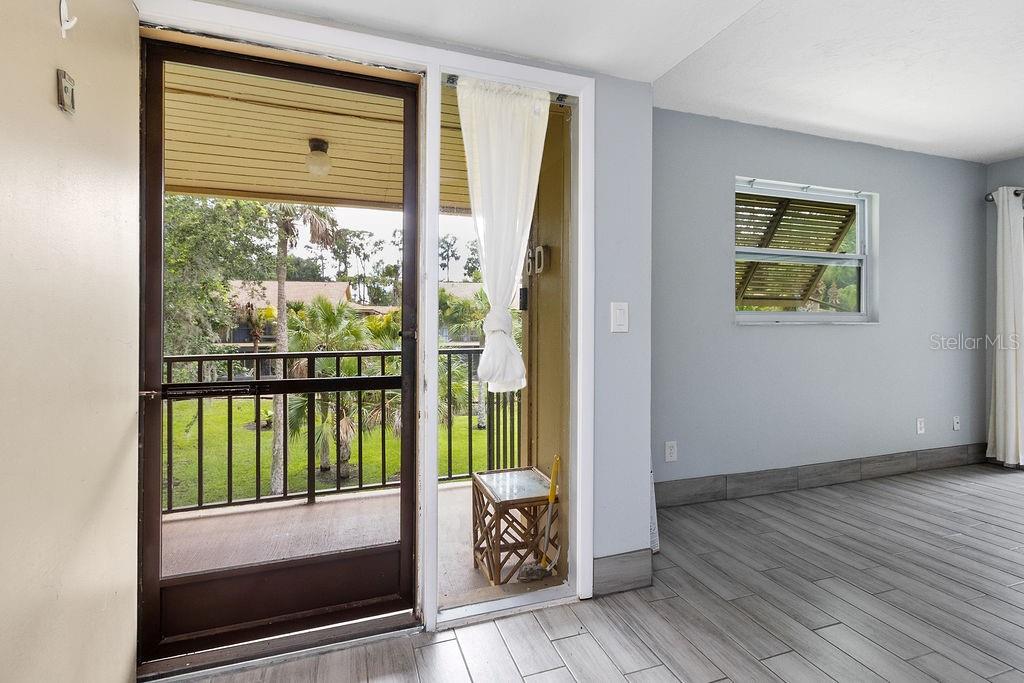 LAKESIDE CONDO APTS - Residential Lease