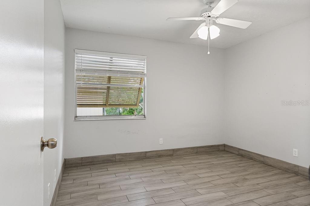LAKESIDE CONDO APTS - Residential Lease