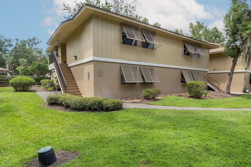 Ready to rent 2 Bedroom 2 Bathroom condo with a screened in balcony that overlooks the community pool! This condo is located within minutes of Green Springs, Lake Monroe, major highways, grocery, medical and schools! Come see this condo before its gone! (All info to be verified by tenant)