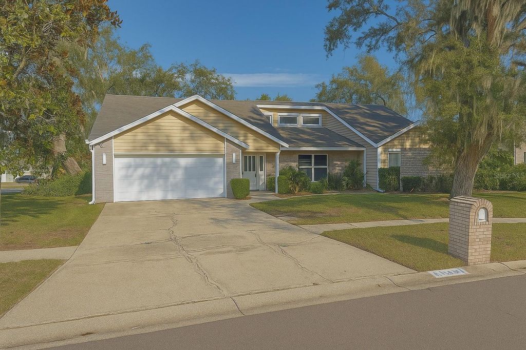 Photo of 1204 Moondale Court, Valrico, FL 33596 (MLS # A4671335)