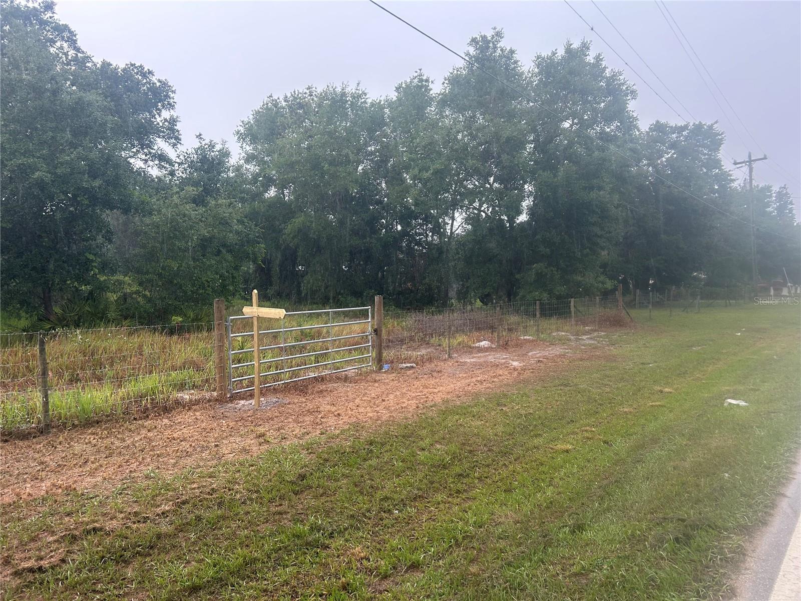 OAKRIDGE ESTATES - Land