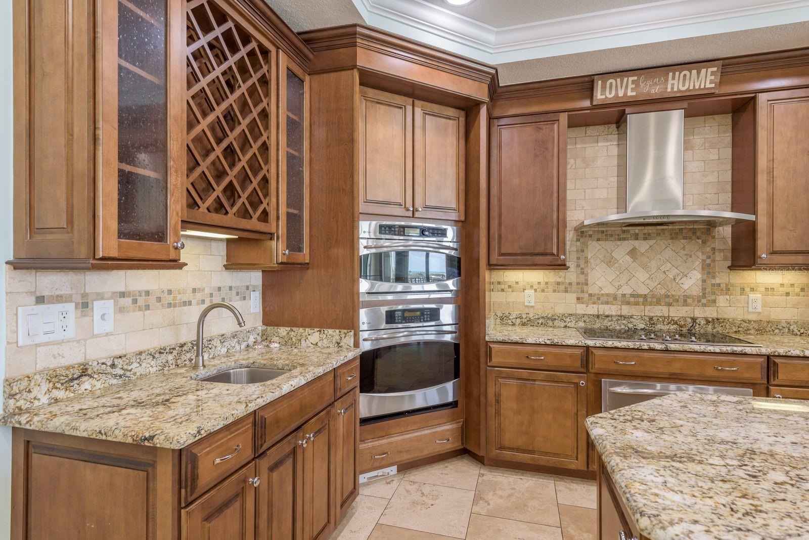 MAJESTIC POINT CONDO - Residential