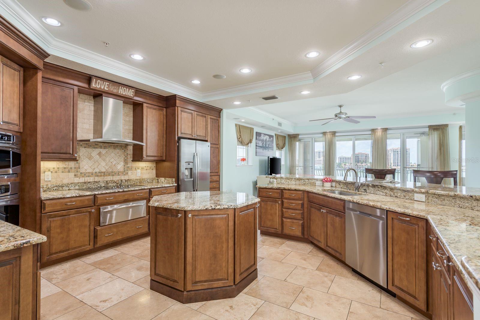 MAJESTIC POINT CONDO - Residential