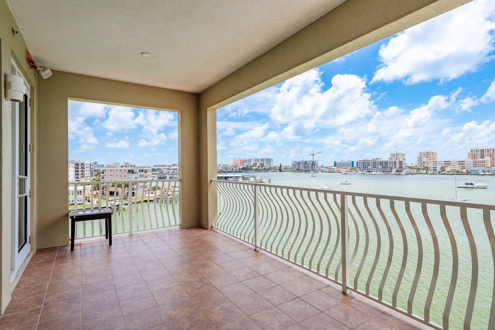MAJESTIC POINT CONDO - Residential