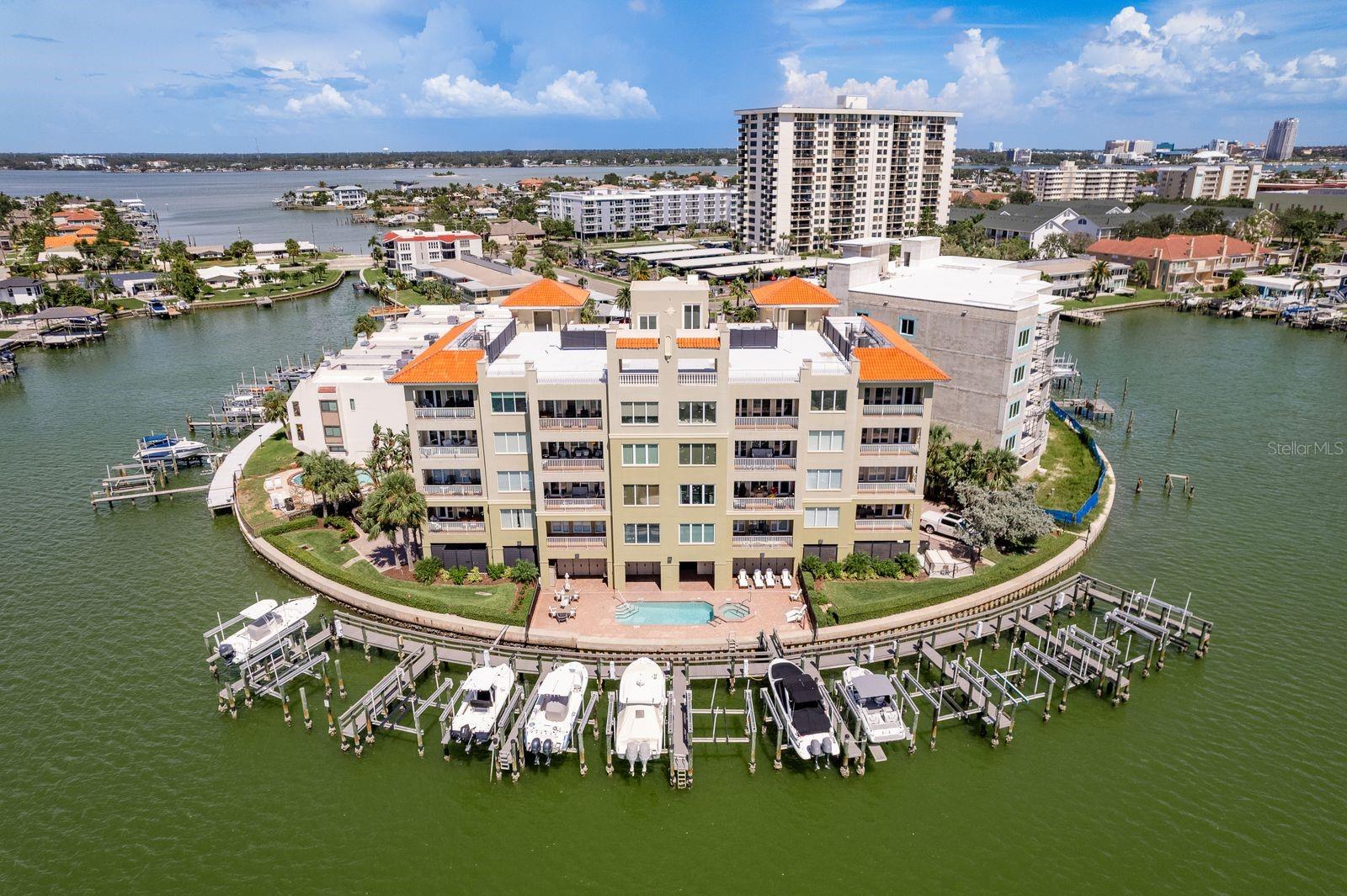 MAJESTIC POINT CONDO - Residential