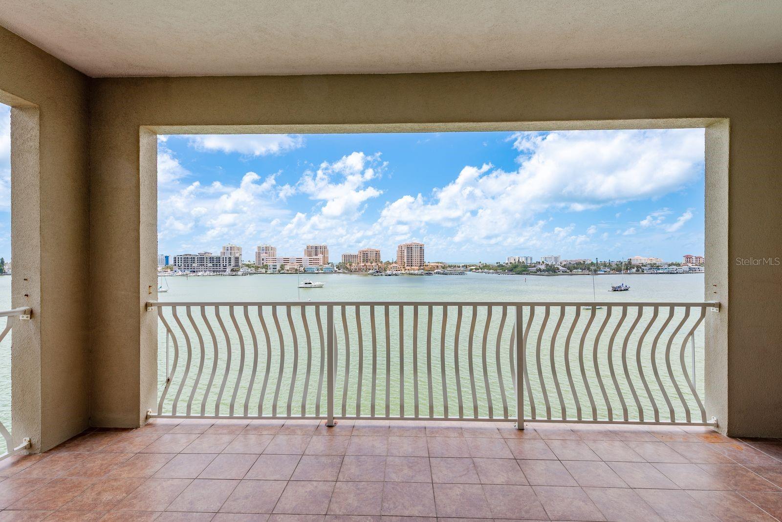 MAJESTIC POINT CONDO - Residential