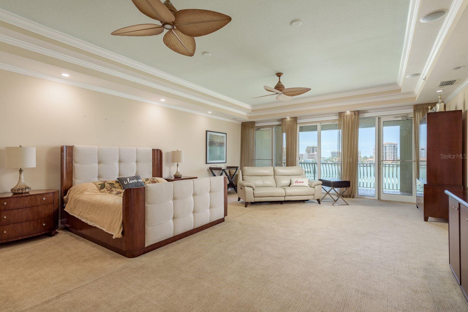 MAJESTIC POINT CONDO - Residential