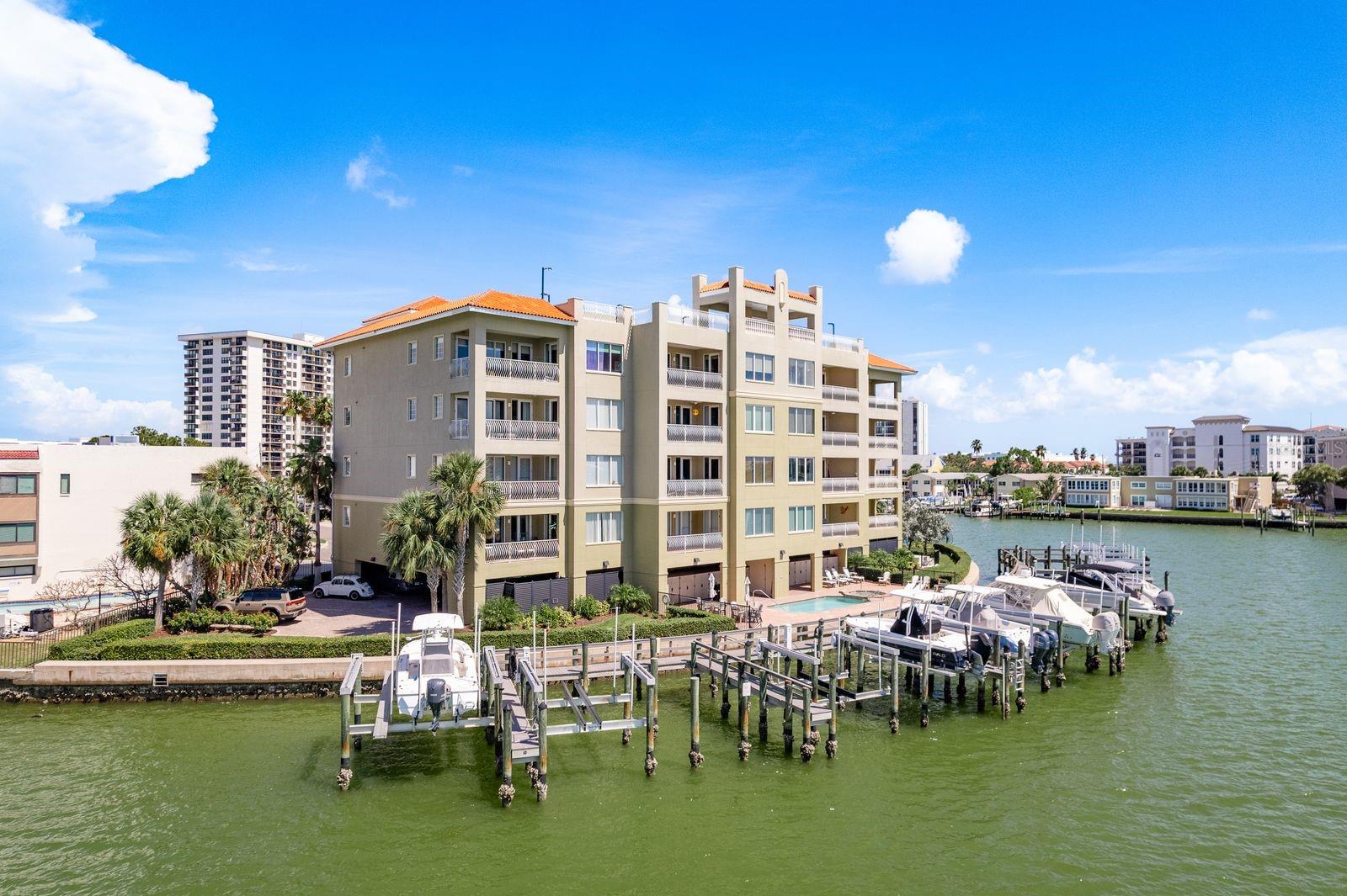 MAJESTIC POINT CONDO - Residential