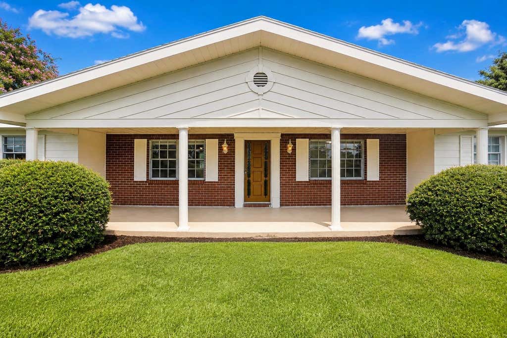 Photo of 373 NW 95th Street, Ocala, FL 34475 (MLS # OM729863)