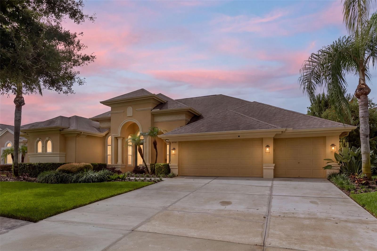 23302 GRACEWOOD CIRCLE