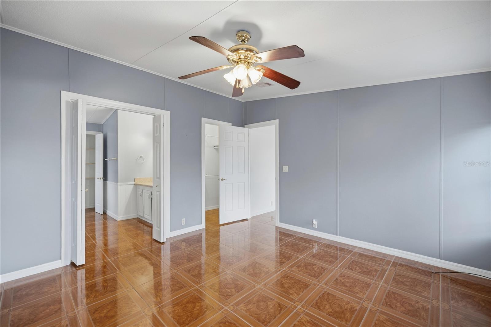 WOODED ACRES 04 - Residential