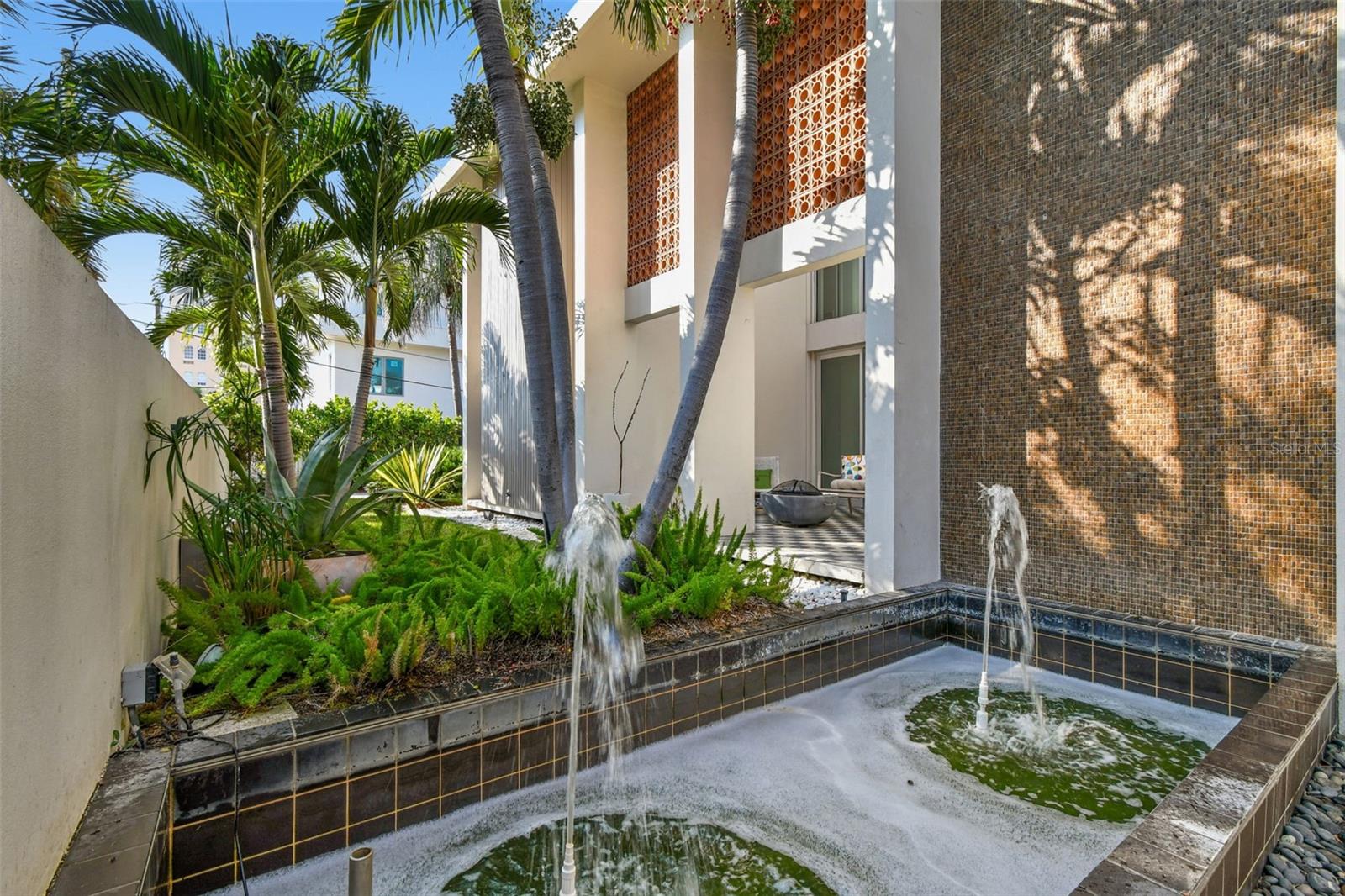 DAVIS ISLANDS PB10 PG52 TO 57 - Residential