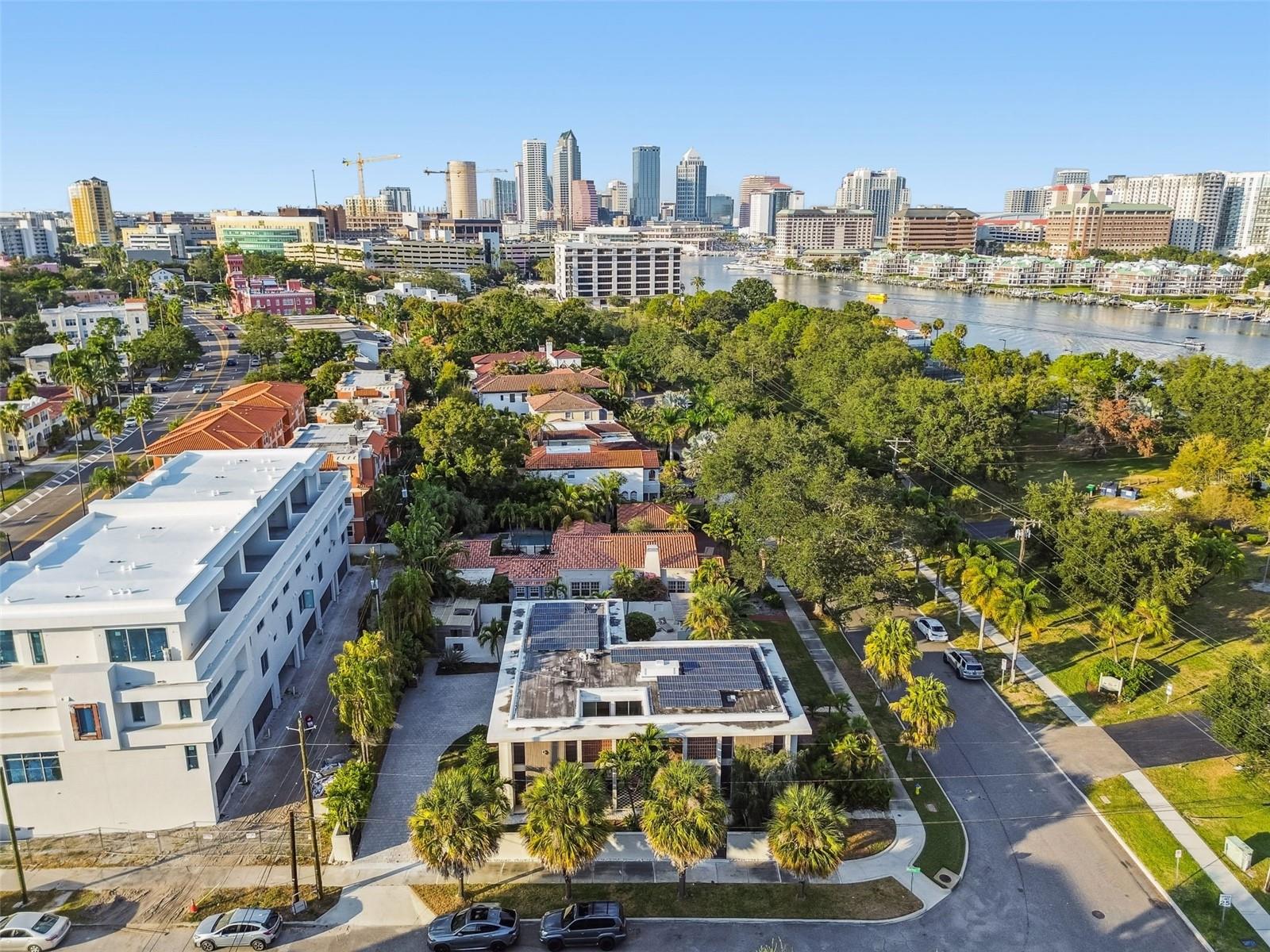 DAVIS ISLANDS PB10 PG52 TO 57 - Residential